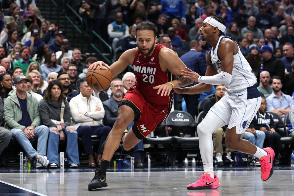 演播室解说 演播室解说