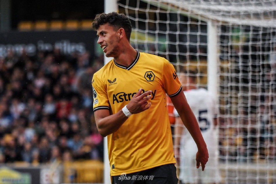 雪运动的发 雪运动的发